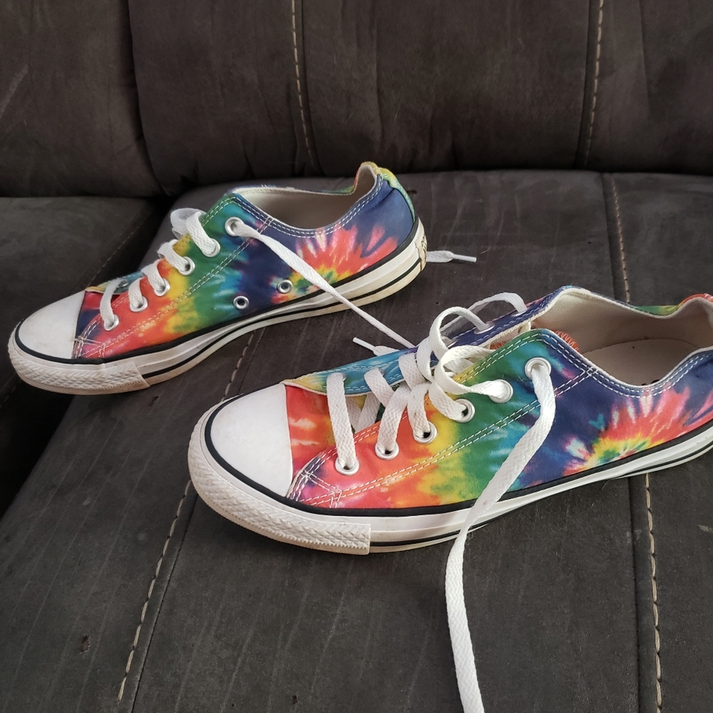 Tie dye Converse